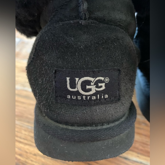 UGG Australia TALL Black Boots β’ Size 5 β’ PRE-LOVED π - Picture 4 of 4